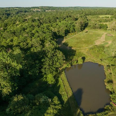 La Ferme Du Pont De Maumy, Cabane Au Bord De L'Etang Et Bain Nordique Busserolles Exterior foto