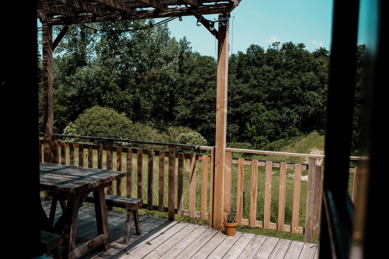 La Ferme Du Pont De Maumy, Cabane Au Bord De L'Etang Et Bain Nordique Busserolles Exterior foto