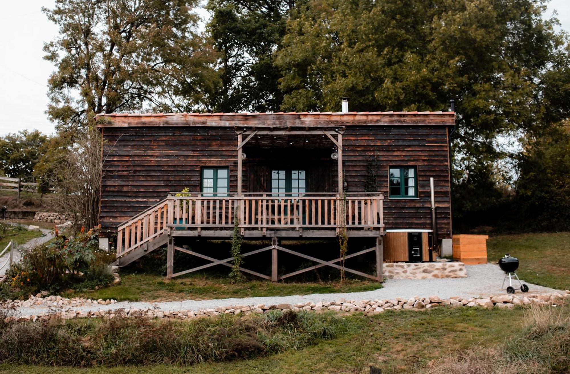 La Ferme Du Pont De Maumy, Cabane Au Bord De L'Etang Et Bain Nordique Busserolles Exterior foto