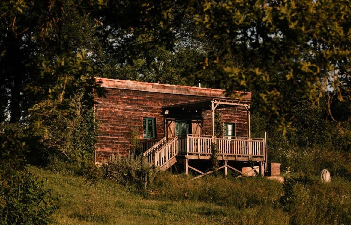 La Ferme Du Pont De Maumy, Cabane Au Bord De L'Etang Et Bain Nordique Busserolles Exterior foto
